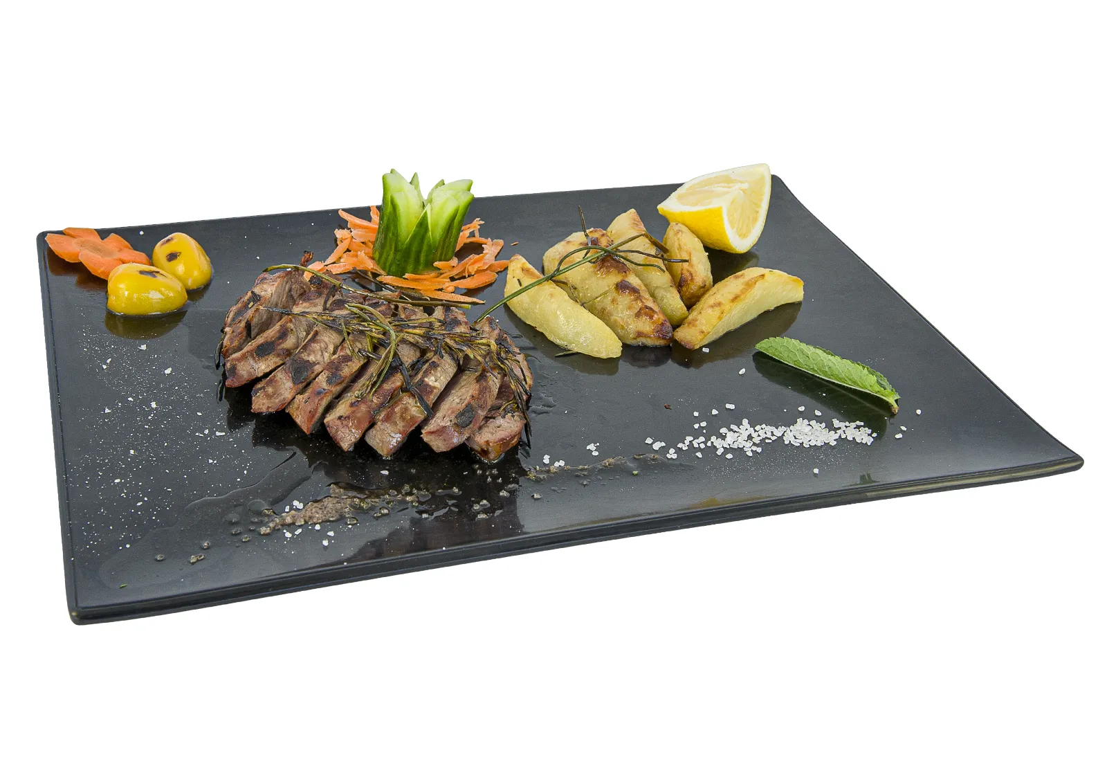 Tagliata di Manzo con Sale Grosso e Rosmarino con Salsa Tartarta