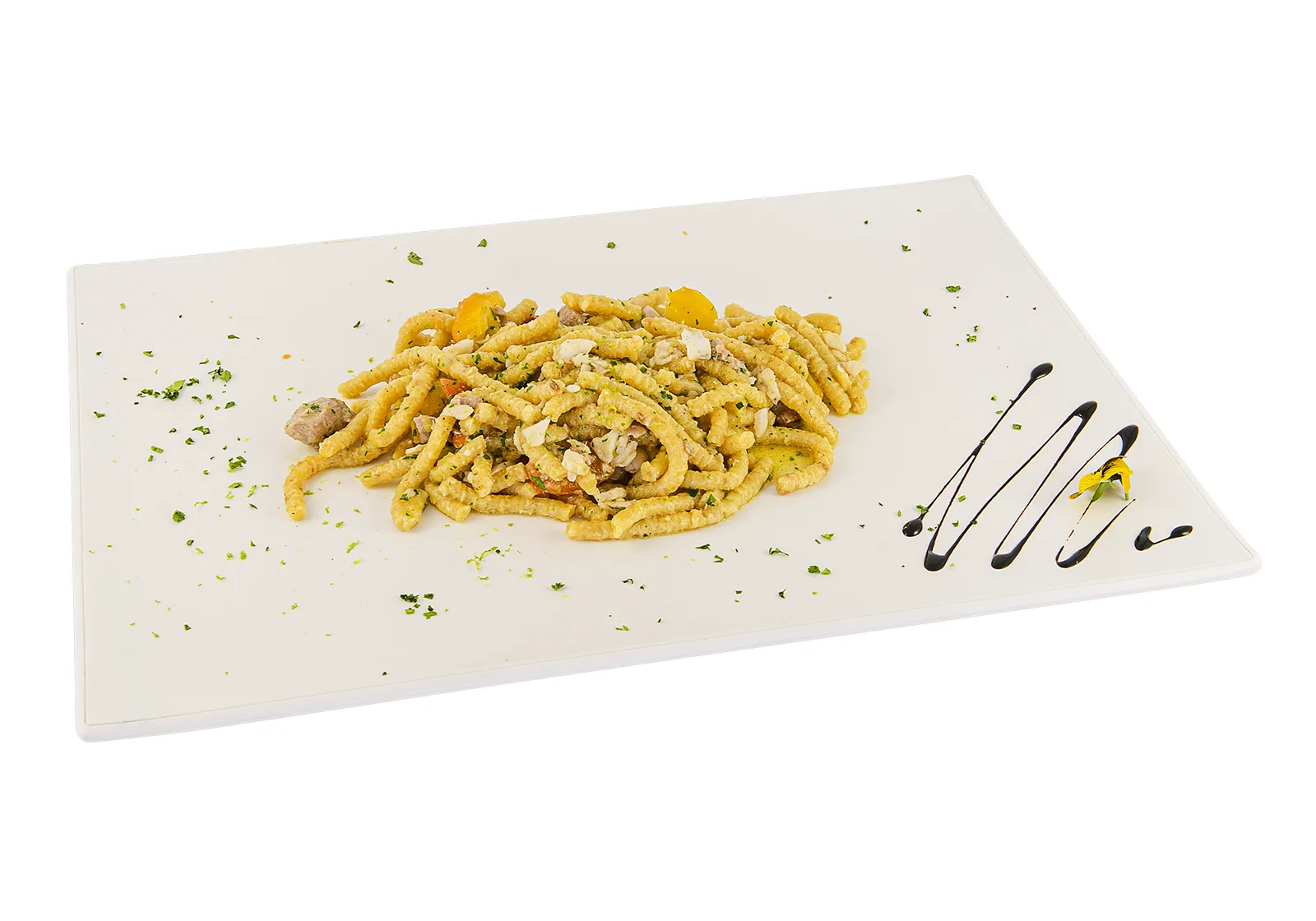 Passatello con branzino, tonno e pomodorini